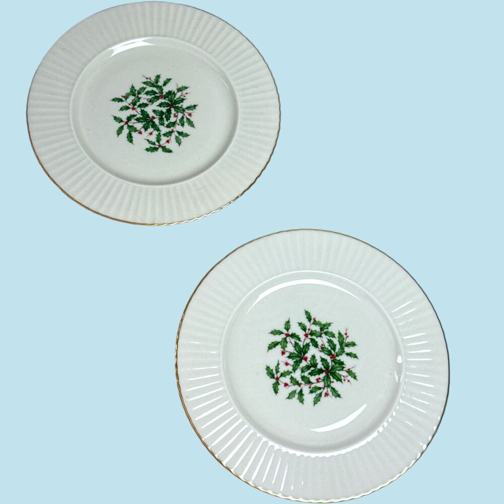 Lenox Holiday Special Dinner Plates Pair 10.25” Holly Berry Gold Trim USA